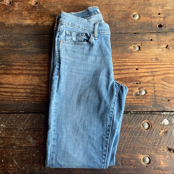 Levi’s discontinued curvy skinny jeans sz 27 medium was mid rise like new - Picture 4 of 8